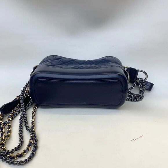 Chanel Women Pre-Loved Bag Very Good Condition - Picture 9 of 9